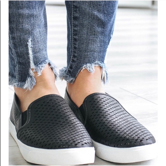 LAST 1✨ vegan leather slip on sneakers black white - Picture 3 of 3